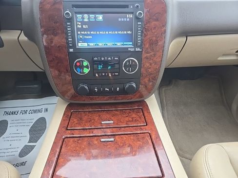 Used 2013 Chevrolet Tahoe LTZ image 25