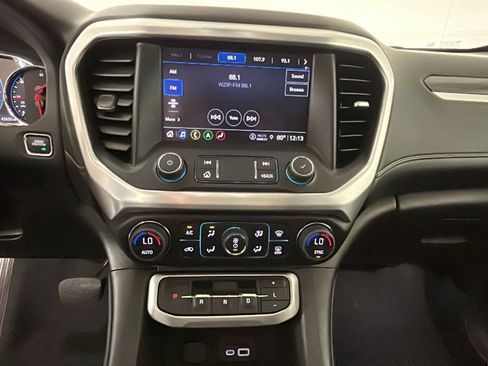 Used 2023 GMC Acadia SLT w/ Technology Package FWD image 28