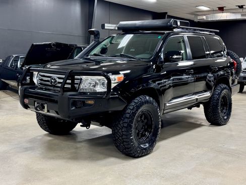 Used 2013 Toyota Land Cruiser AWD/4WD image 32
