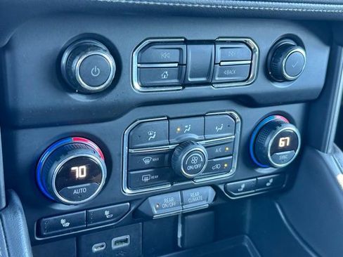 Used 2021 Chevrolet Tahoe LT w/ LT Signature Package image 24