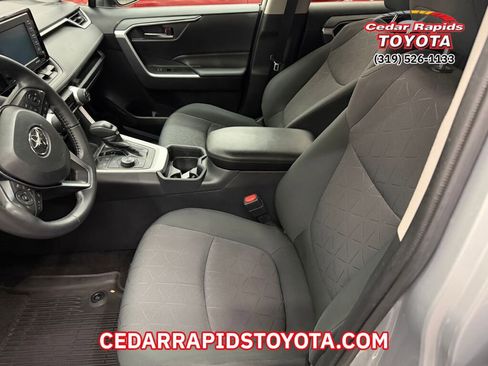 Used 2020 Toyota RAV4 XLE image 8