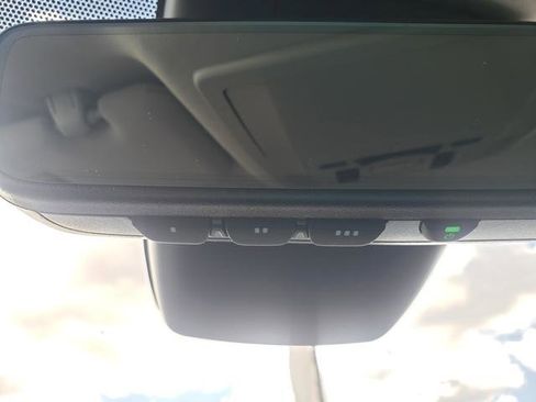 Used 2023 Toyota Highlander XLE AWD/4WD image 26