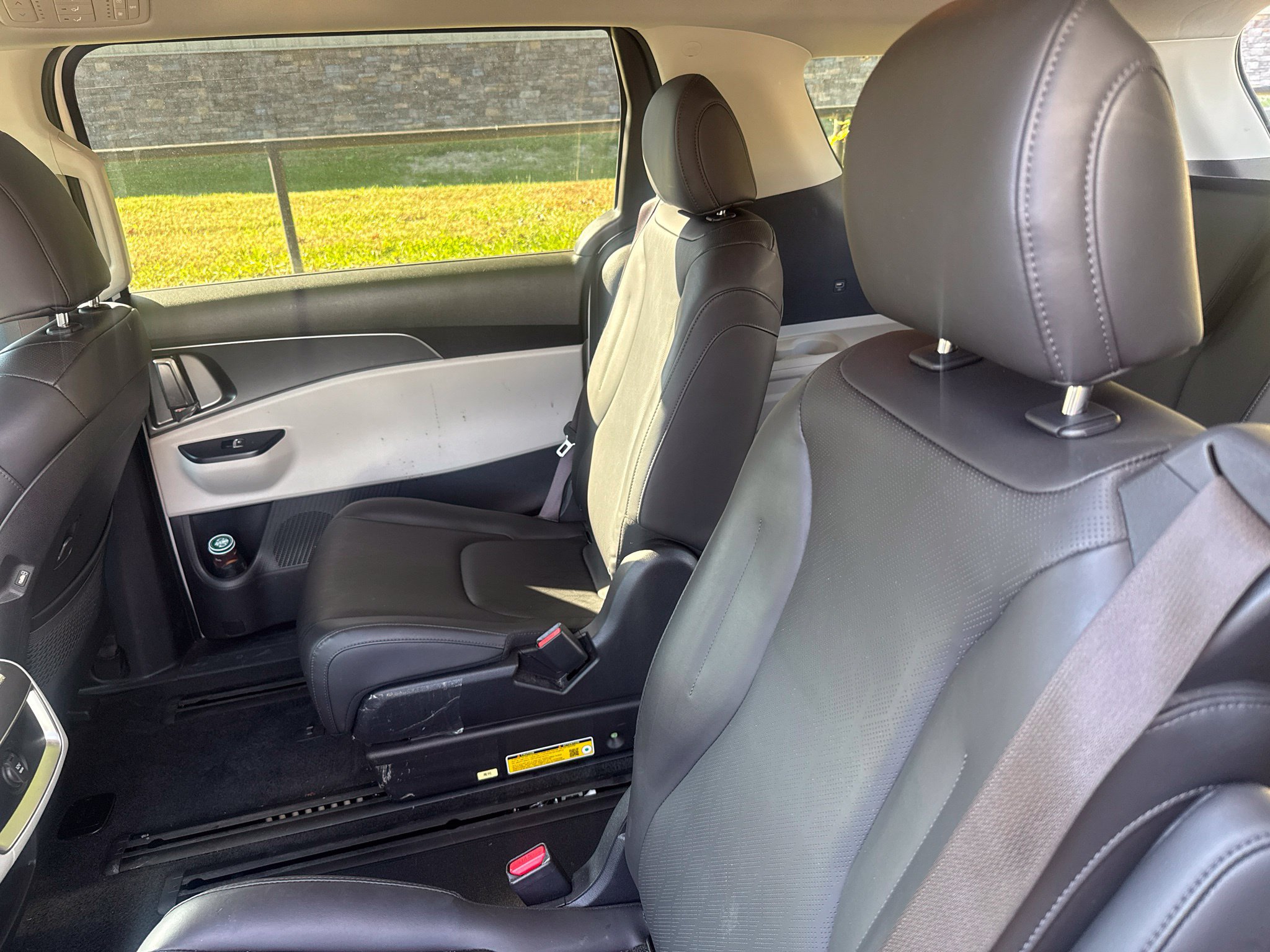 Used 2024 Kia Carnival LX FWD image 14