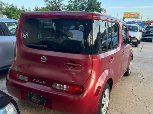 Used 2010 Nissan Cube 1.8 S w/ Interior Designer Pkg FWD image 4