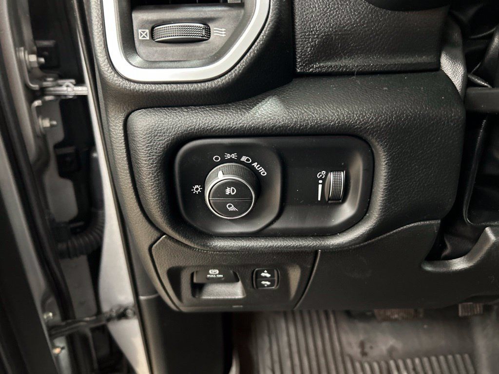 Used 2022 RAM 1500 Big Horn AWD/4WD image 13