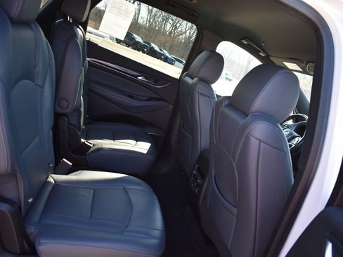 Used 2024 Buick Enclave Premium image 18