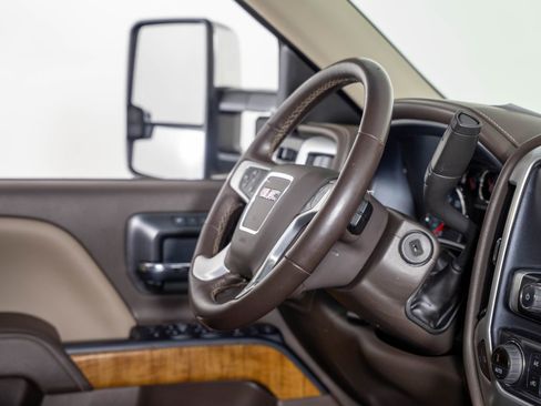 Used 2017 GMC Sierra 1500 SLT w/ Max Trailering Package image 24