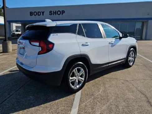 Certified 2024 GMC Terrain SLE image 8