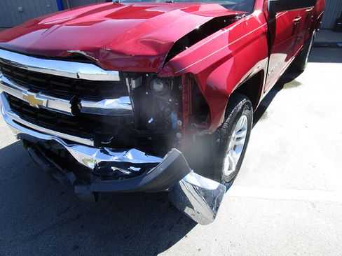 Used 2018 Chevrolet Silverado 1500 LT image 2