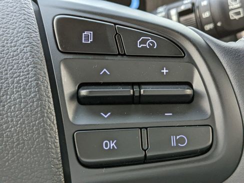 New 2025 Hyundai Venue SEL image 30