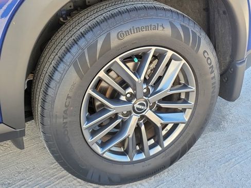 Used 2023 Nissan Rogue S image 10