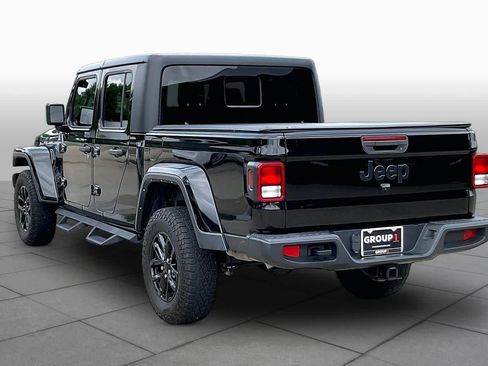 Used 2022 Jeep Gladiator Sport AWD/4WD image 12