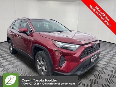 Used 2022 Toyota RAV4 XLE w/ Convenience Package AWD/4WD image 1
