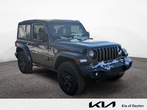 Used 2023 Jeep Wrangler Sport image 7