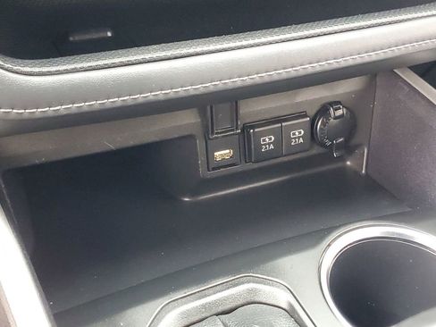 Used 2021 Toyota Highlander XSE image 32