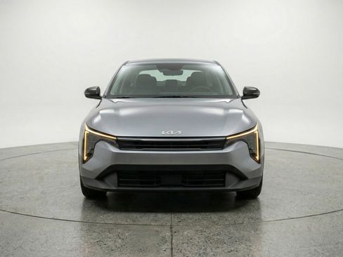 Used 2025 Kia K4 FWD image 2
