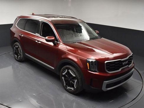 Used 2024 Kia Telluride S image 42