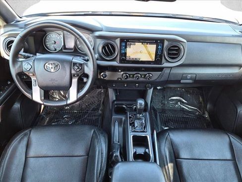 Used 2017 Toyota Tacoma TRD Sport w/ Tow Package RWD image 17
