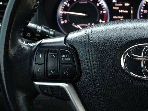 Used 2018 Toyota Highlander Limited image 21