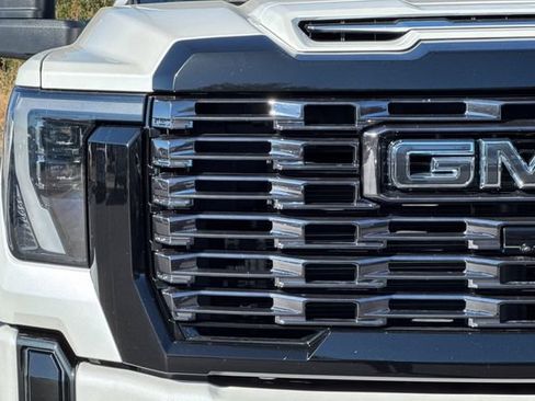 Used 2025 GMC Sierra 2500 Denali Ultimate AWD/4WD image 49