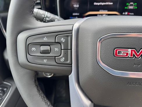 Used 2026 GMC Sierra 1500 SLT AWD/4WD image 12