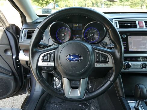 Used 2016 Subaru Outback 2.5i Limited AWD/4WD image 11