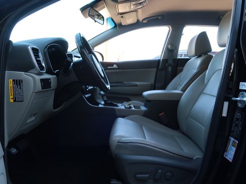 Used 2017 Kia Sportage EX image 28