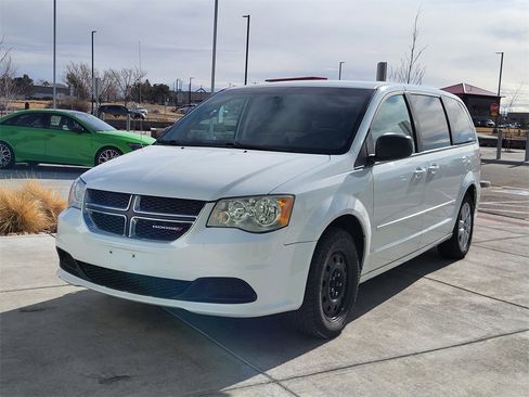 Used 2016 Dodge Grand Caravan SE w/ Quick Order Package 29E SE image 4