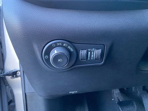 Used 2022 Jeep Compass Trailhawk w/ Trailhawk Convenience Group image 12