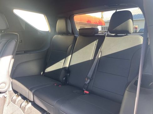 Used 2026 Chevrolet Traverse LT FWD image 13