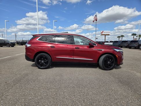 Used 2023 Buick Enclave Essence w/ Experience Buick Package FWD image 8