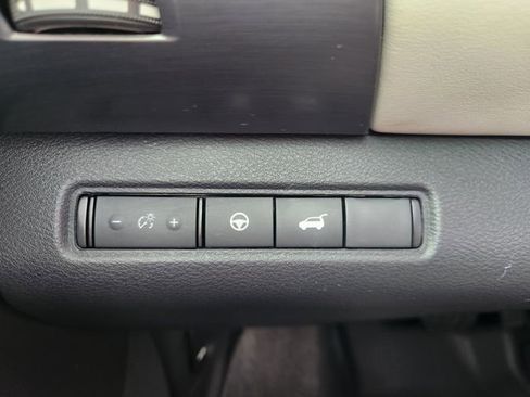 Used 2023 Nissan Pathfinder SL AWD/4WD image 21
