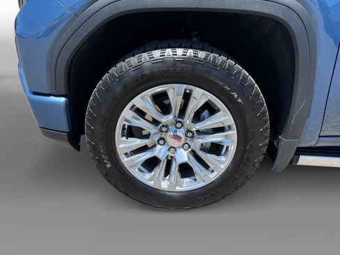 Used 2025 GMC Sierra 1500 Denali w/ Technology Package AWD/4WD image 9