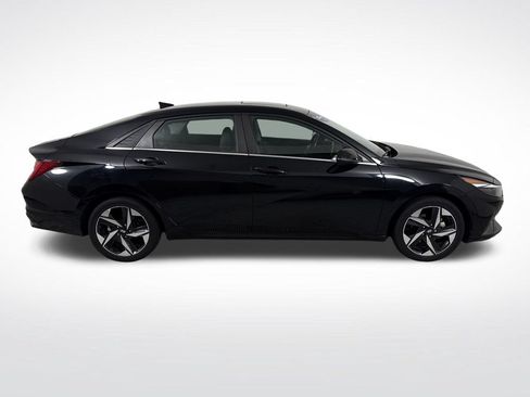 Used 2023 Hyundai Elantra Limited FWD image 2