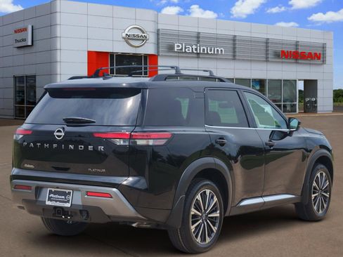 New 2026 Nissan Pathfinder Platinum FWD image 4