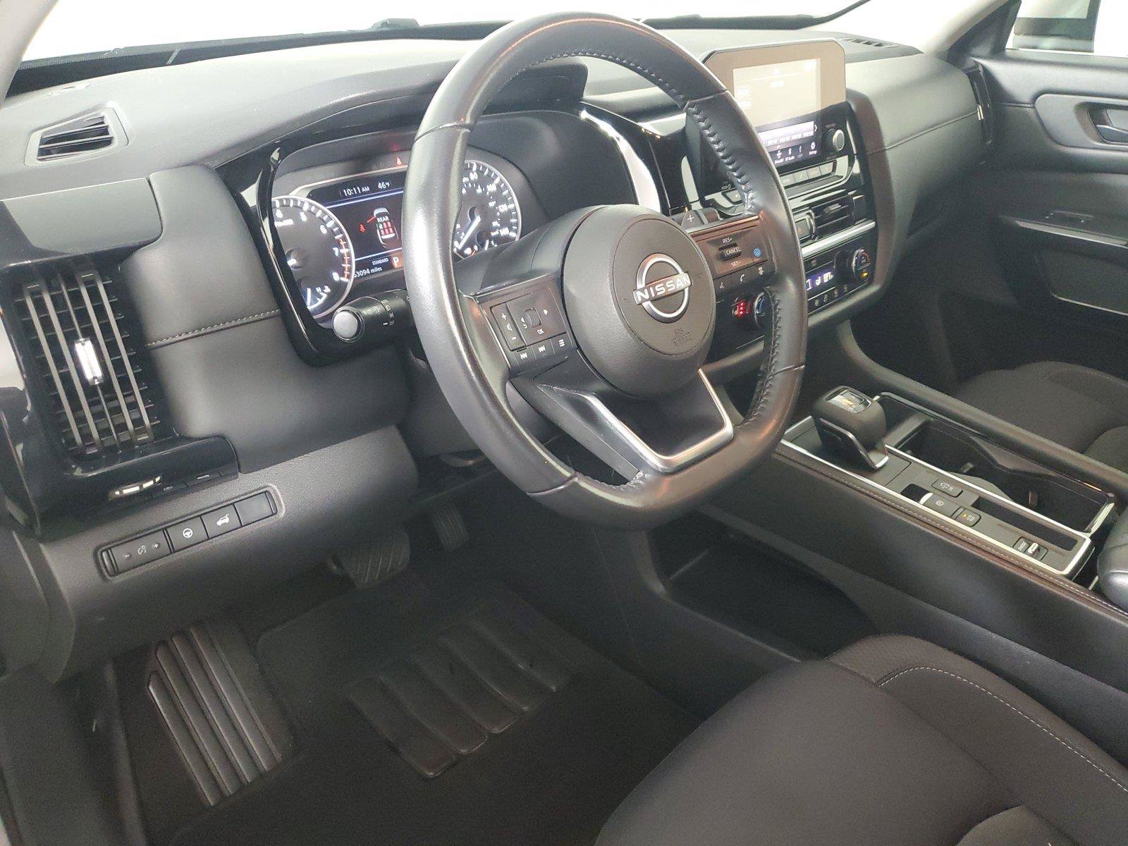 Used 2025 Nissan Pathfinder SV FWD image 22