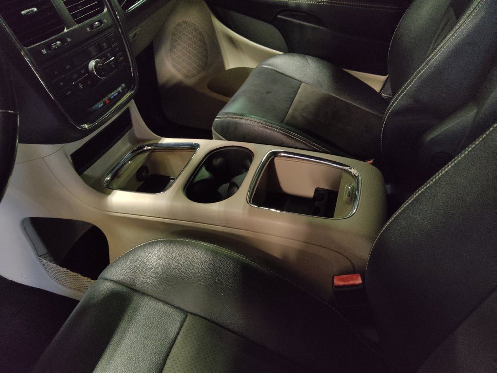 Used 2020 Dodge Grand Caravan SXT w/ Driver Convenience Group FWD image 26
