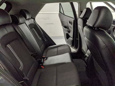 Used 2024 Hyundai Venue Limited image 19