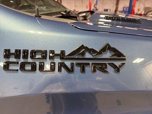 Used 2024 Chevrolet Silverado 1500 High Country w/ High Country Premium Package AWD/4WD image 31