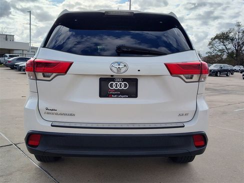 Used 2019 Toyota Highlander SE image 7