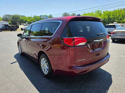 Used 2023 Chrysler Voyager LX FWD image 5