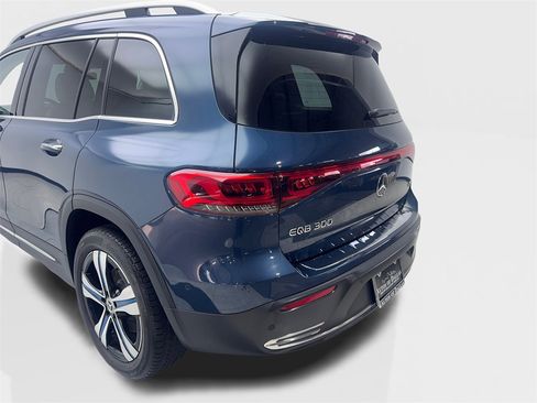 Used 2023 Mercedes-Benz EQB 300 300 w/ Exclusive Package image 19