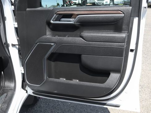 Used 2025 Chevrolet Silverado 1500 LT w/ Leather Package AWD/4WD image 45