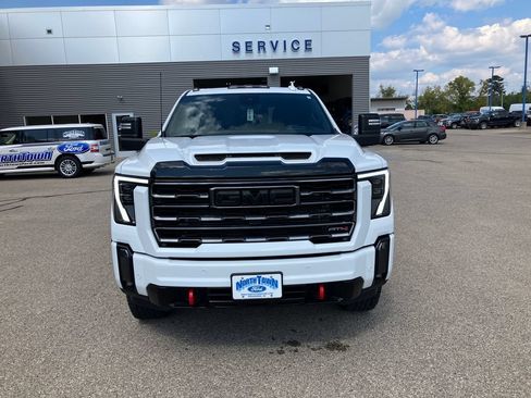 Used 2024 GMC Sierra 3500 AT4 w/ AT4 Premium Plus Package AWD/4WD image 4