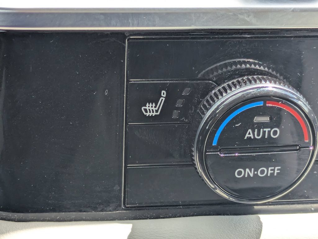 Used 2025 Nissan Pathfinder SV AWD/4WD image 22