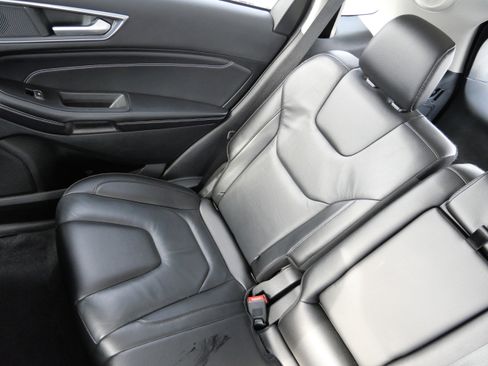 Used 2022 Ford Edge Titanium image 12