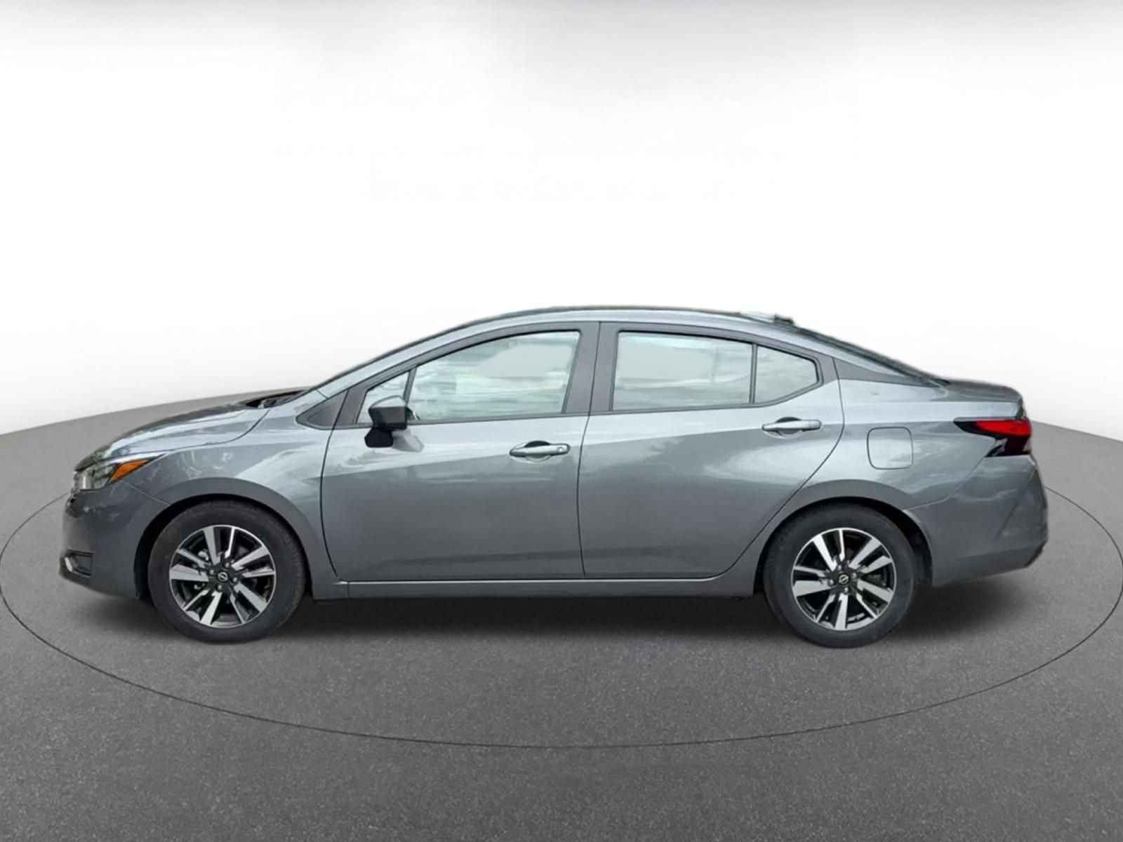 Used 2025 Nissan Versa SV FWD image 8
