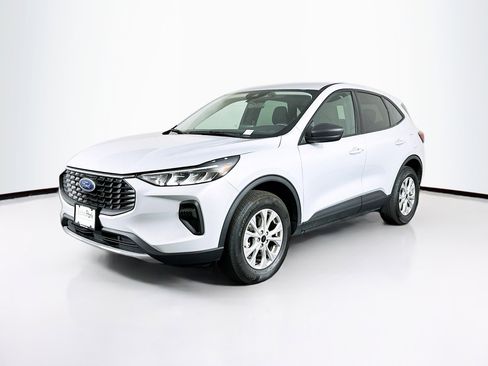 Used 2025 Ford Escape Active image 3