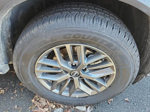 Used 2024 Nissan Rogue S image 6