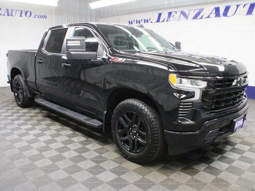 Used 2024 Chevrolet Silverado 1500 RST w/ Convenience Package II AWD/4WD image 3